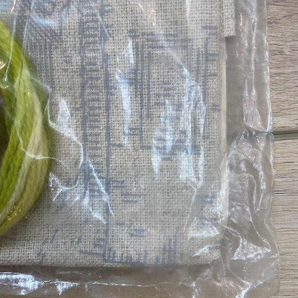 Vintage Valiant Crafts Stitchery Crewel Kit - Picture 6 of 6